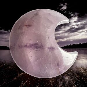 Amethyst‎ Crystal Crescent Moon Carving Meditation Stone